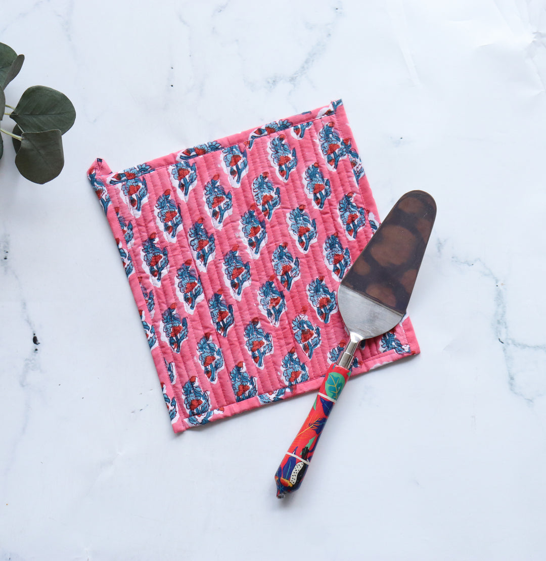 Kitchen pot holder - Block print quilted hot pad - Pink Ditsy