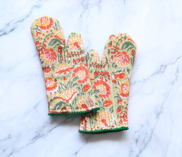 Set of two oven gloves - Oven mittens - Orange and Green