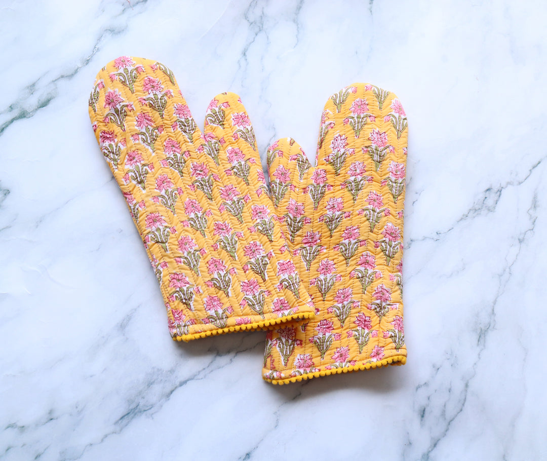 Set of two oven gloves - Oven mittens - Light yellow