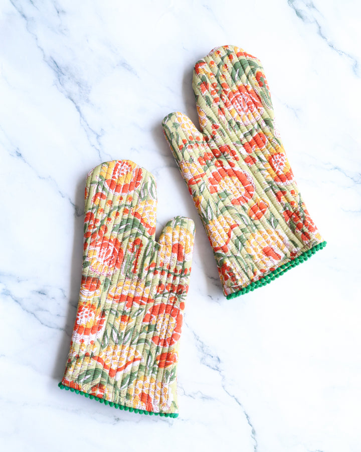 Set of two oven gloves - Oven mittens - Orange and Green