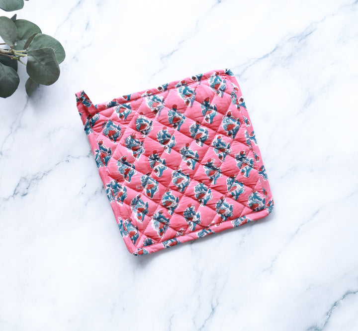 Kitchen pot holder - Block print quilted hot pad - Pink Ditsy