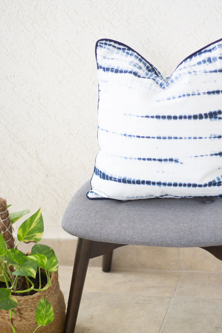 Tie and dye decorative cushion covers - Shibori cushions - Blue and white